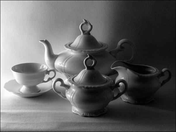 W0000MR30411 tea service.jpg